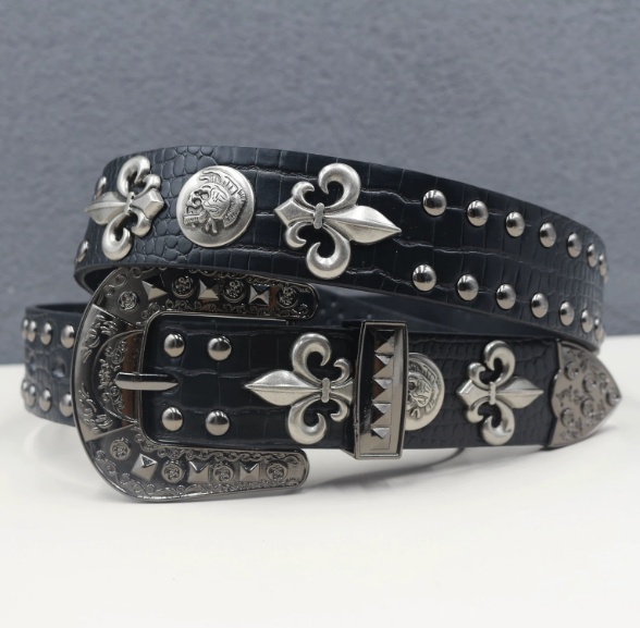Y2K Gothic Punk Skull Studded Belt – Vintage Western Rhinestone Buckle Leather Belt with Cross & Fleur-de-Lis Metal Accents
