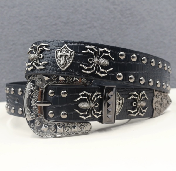 Y2K Gothic Punk Skull Studded Belt – Vintage Western Rhinestone Buckle Leather Belt with Cross & Fleur-de-Lis Metal Accents
