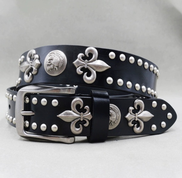 Y2K Gothic Punk Skull Studded Belt – Vintage Western Rhinestone Buckle Leather Belt with Cross & Fleur-de-Lis Metal Accents
