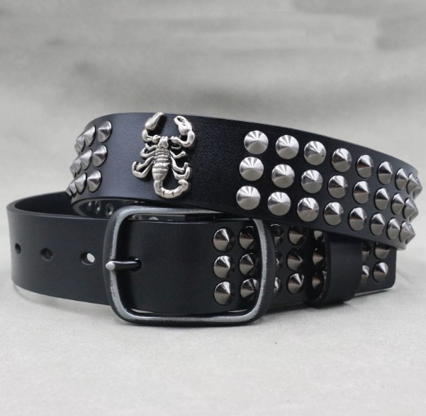 Y2K Gothic Punk Skull Studded Belt – Vintage Western Rhinestone Buckle Leather Belt with Cross & Fleur-de-Lis Metal Accents