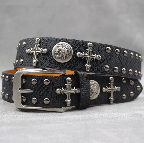 Y2K Gothic Punk Skull Studded Belt – Vintage Western Rhinestone Buckle Leather Belt with Cross & Fleur-de-Lis Metal Accents