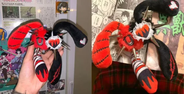O1CN01eO0fa72IWFn0YcTk1~crop,0,7680,1280,657~_!!2206459819293 Antiphase x Yazawa Chiya Original Punk Gothic Four-Eared Bunny Plush Keychain Set – Red & Black Rivet Spiked Mascot Doll Bag Charm