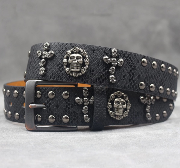 Y2K Gothic Punk Skull Studded Belt – Vintage Western Rhinestone Buckle Leather Belt with Cross & Fleur-de-Lis Metal Accents