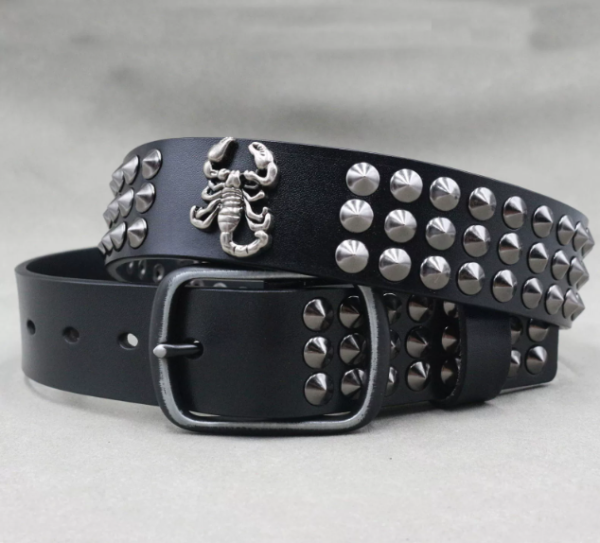 Y2K Gothic Punk Skull Studded Belt – Vintage Western Rhinestone Buckle Leather Belt with Cross & Fleur-de-Lis Metal Accents