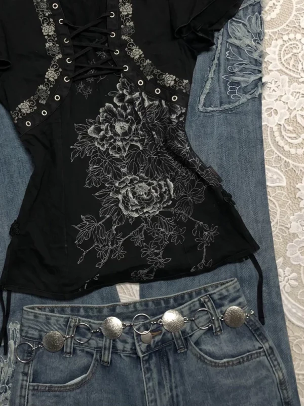 Vintage Floral Printed Grommet Lace-Up Short-Sleeve Top – Chinese Style Keyhole Stand Collar Slim Fit Blouse
