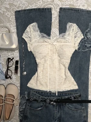 Vintage Floral Lace Bow Short-Sleeve Top – Sweet Coquette Square-Neck Slim Fit Blouse