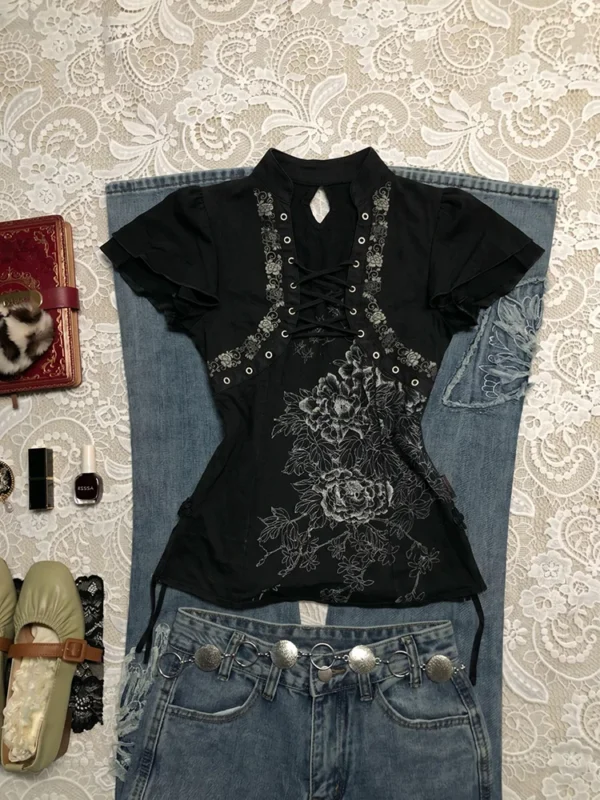 Vintage Floral Printed Grommet Lace-Up Short-Sleeve Top – Chinese Style Keyhole Stand Collar Slim Fit Blouse