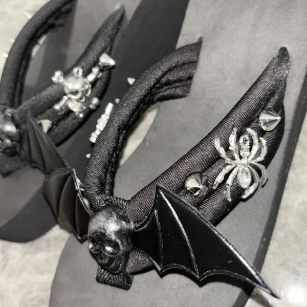 Gothic Bat Wings Platform Flip Flops – Y2K Dark Subculture Studded Skull & Spider Wedge Sandals for Punk Beach Wear
