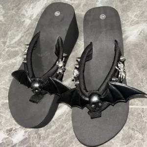 Gothic Bat Wings Platform Flip Flops – Y2K Dark Subculture Studded Skull & Spider Wedge Sandals for Punk Beach Wear
